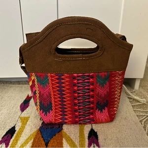 Crossbody with Aztec print ✨